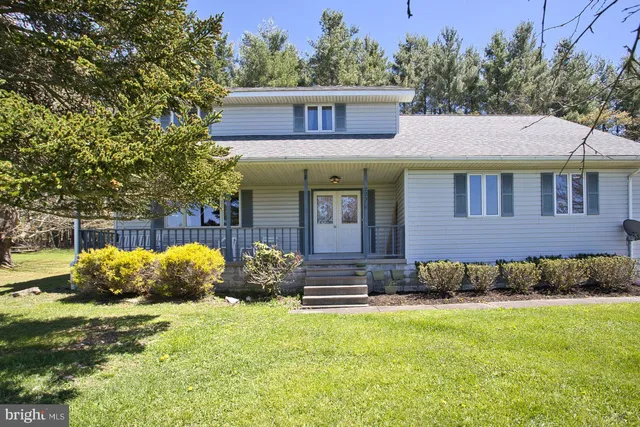 $380,000 | 723 Kings Court, Oakland, MD 21550