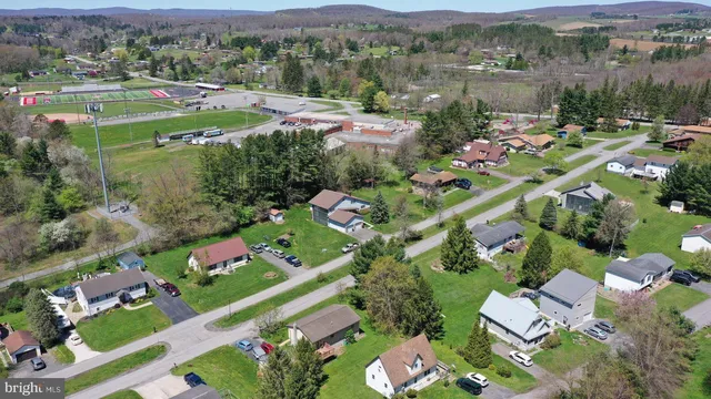 $380,000 | 723 Kings Court, Oakland, MD 21550