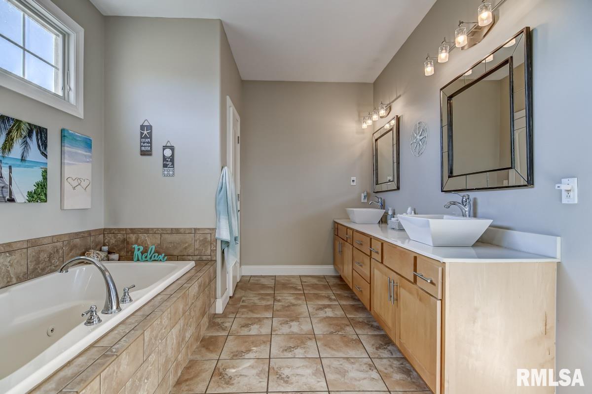 1512 Hoechester Road Springfield, IL 62712 - Photo 18 of 38