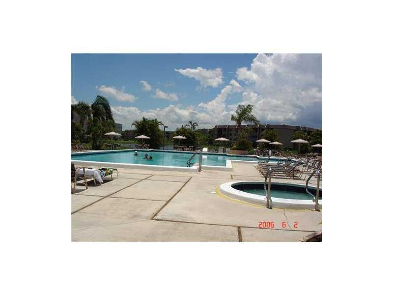 2503 North Nob Hill Road, Unit 401 Sunrise, FL 33322 - Photo 20 of 22 Pool