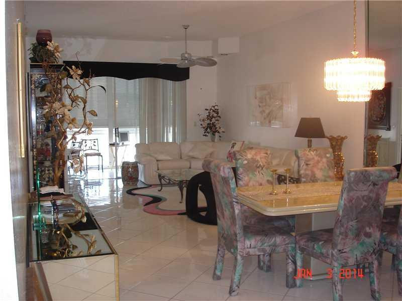 2503 North Nob Hill Road, Unit 401 Sunrise, FL 33322 - Photo 2 of 22 Living Room