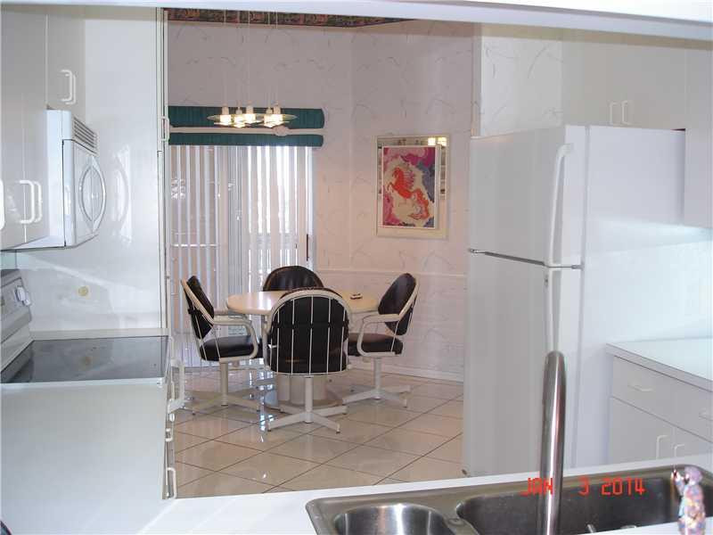 2503 North Nob Hill Road, Unit 401 Sunrise, FL 33322 - Photo 4 of 22 Kitchen
