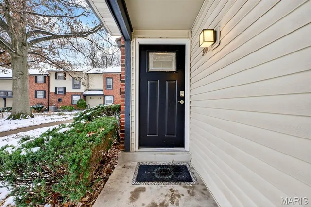 $249,900 | 96 Conway Cove Drive, Chesterfield, MO 63017