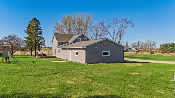 $400,000 | 1598 30th Avenue, Hammond, WI 54015