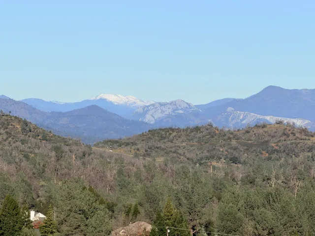 a view of an outdoor space