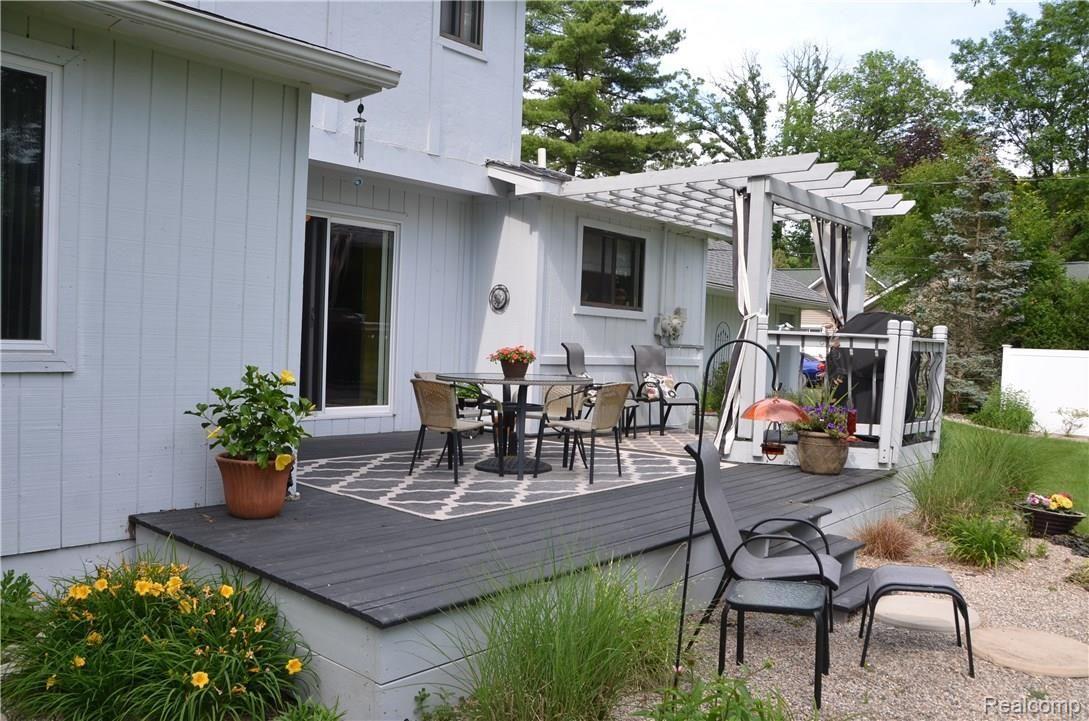 8945 Lake Road Grosse Ile, MI 48138 - Photo 18 of 36 DSC_3319.JPG