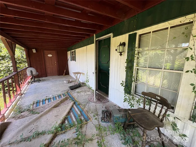 a view of an outdoor space