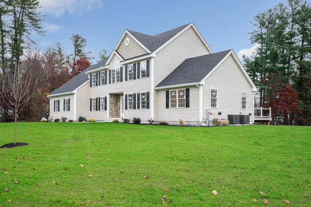 $1,250,000 | 9 Cornstalk Lane, Pelham, NH 03076