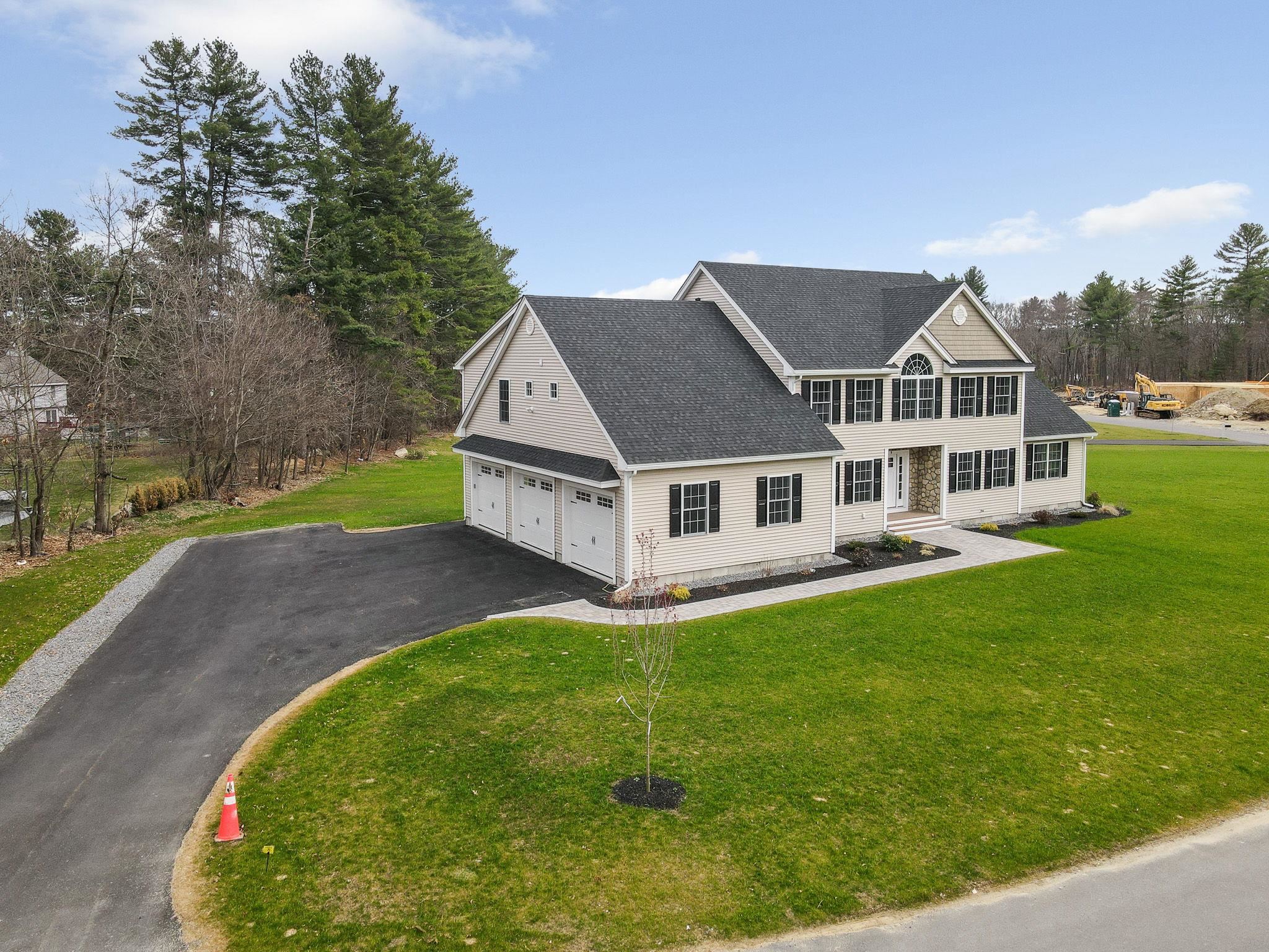 9 Cornstalk Lane Pelham, NH 03076 - Photo 3 of 44