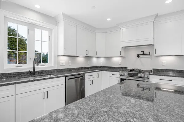 $1,250,000 | 9 Cornstalk Lane, Pelham, NH 03076