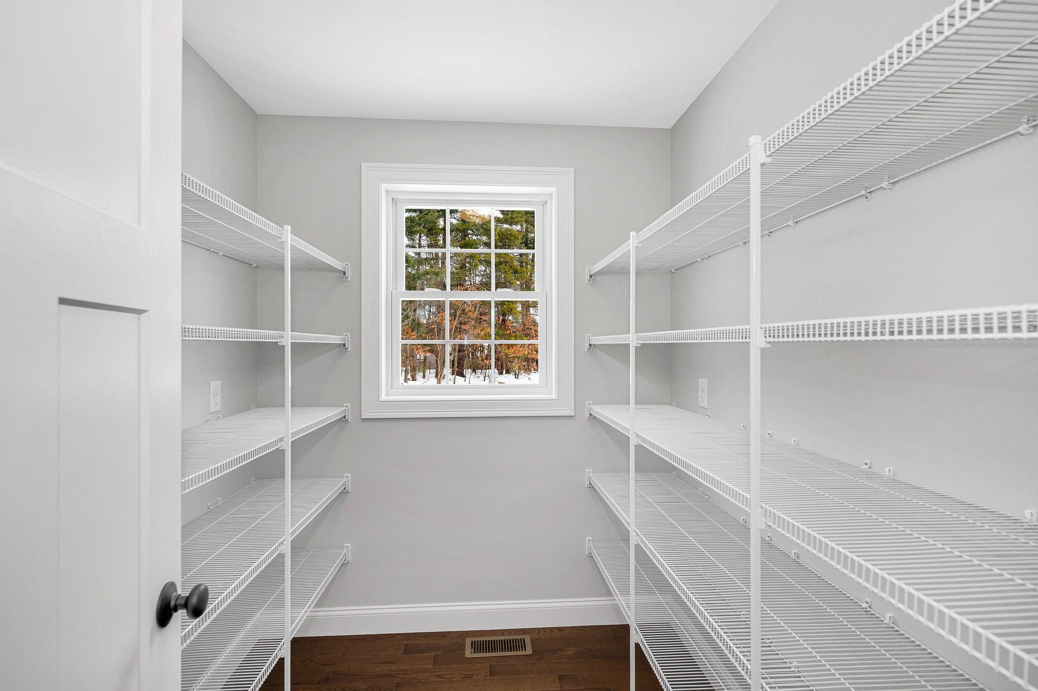 9 Cornstalk Lane Pelham, NH 03076 - Photo 8 of 43