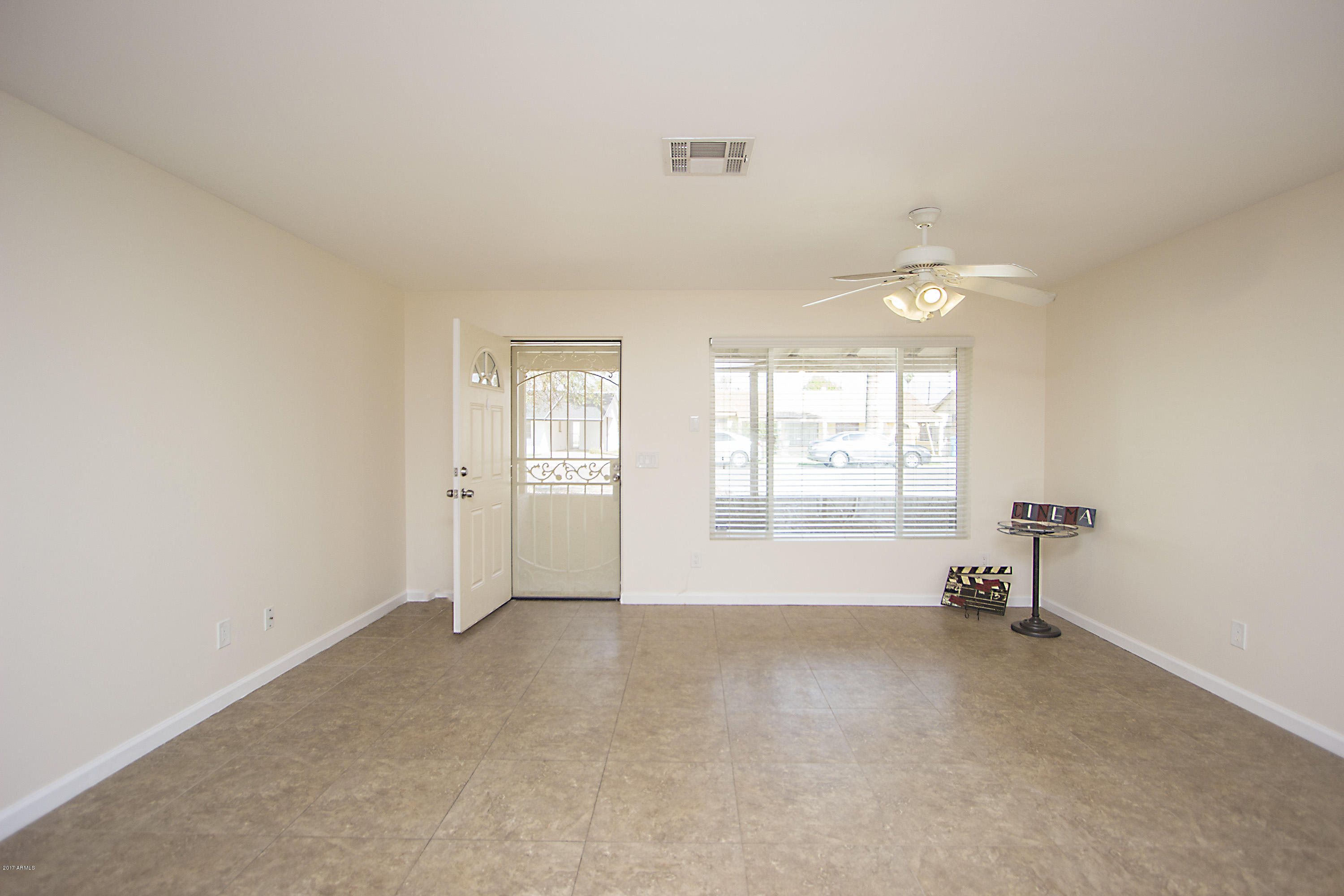 3413 East Coronado Road Phoenix, AZ 85008 - Photo 3 of 22 Great Room