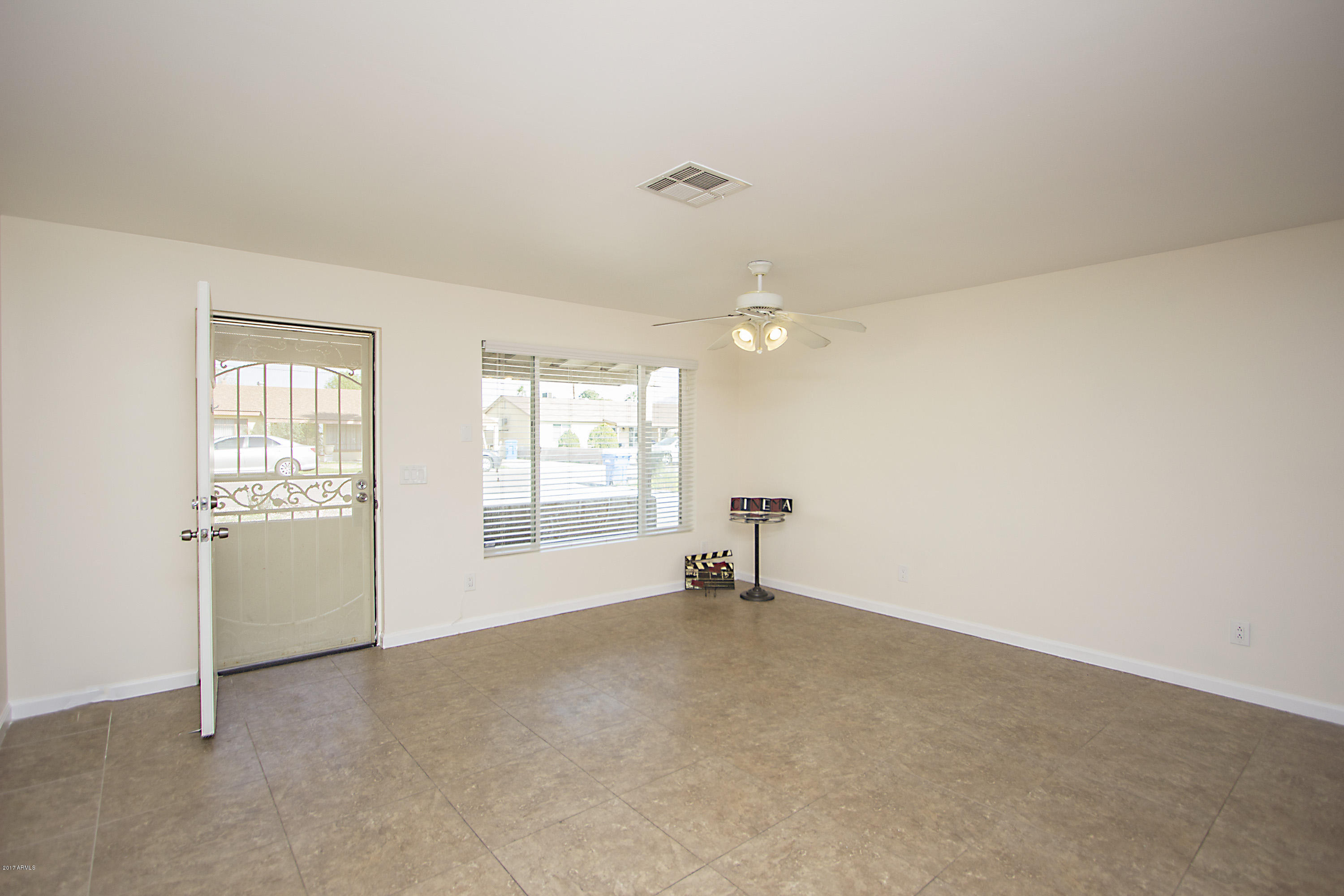 3413 East Coronado Road Phoenix, AZ 85008 - Photo 4 of 22 Great Room 2