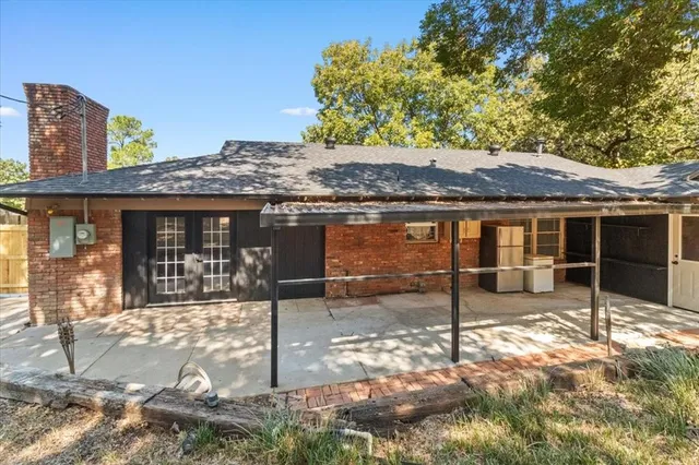 a house with a garden view