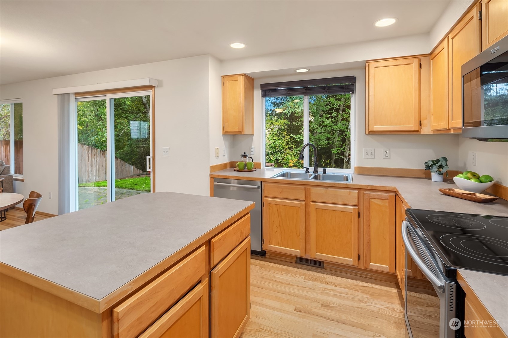 14433 Southeast 185th Place Renton, WA 98058 - Photo 5 of 39 Gallery Image 5