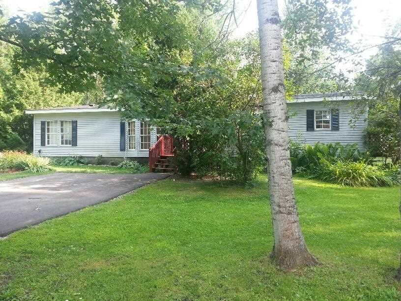 2552 East River Road Traverse City, MI 49696 - Photo 2 of 31 1788612-1.JPG
