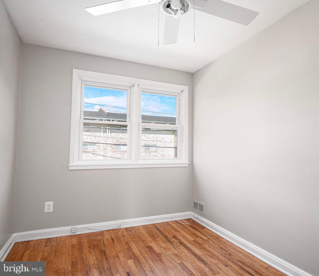 1626 Manor Road Baltimore, MD 21222 - Photo 16 of 25 Gallery Image 16