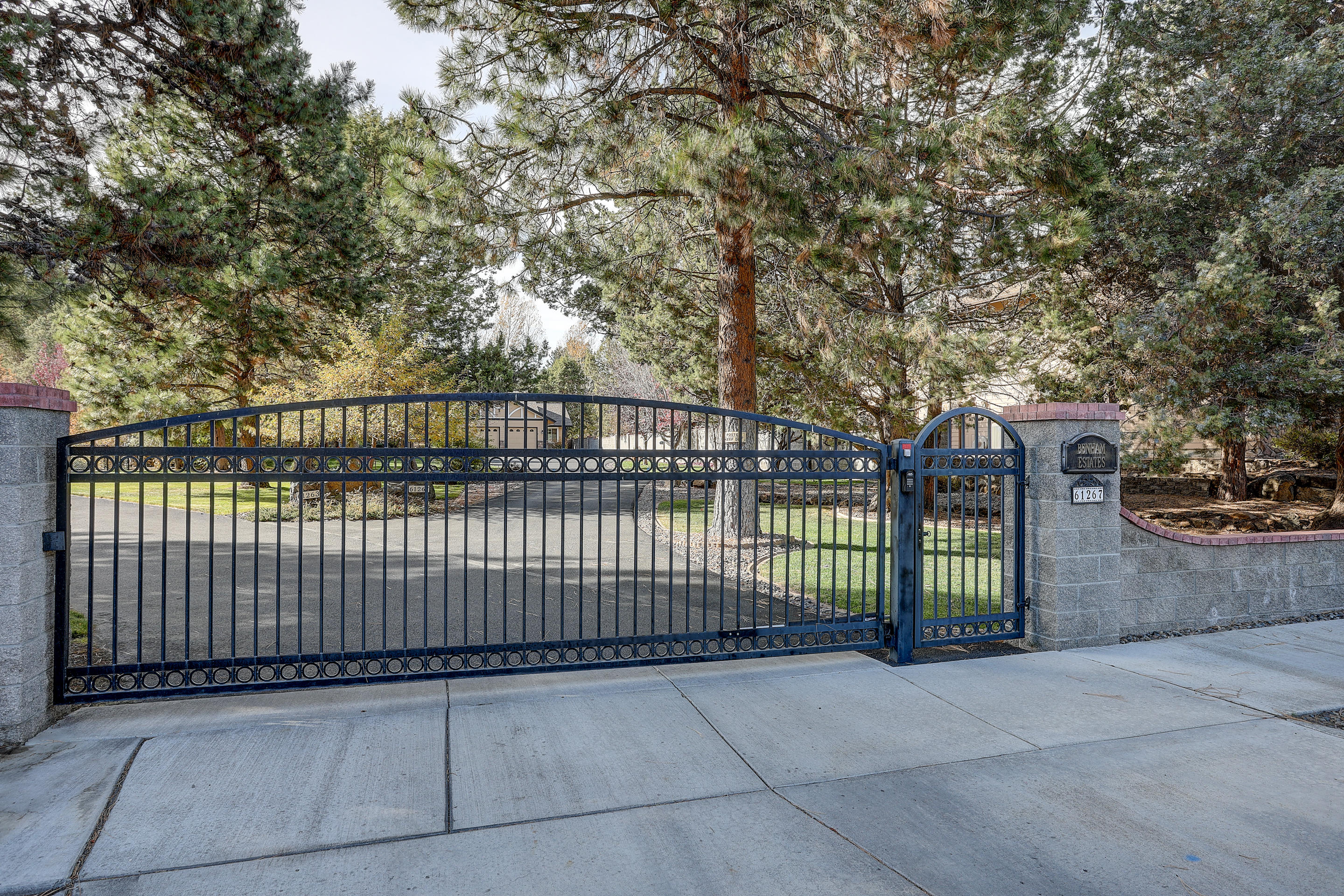 61267 Benham Road Bend, OR 97702 - Photo 48 of 49 Gated Entry 1