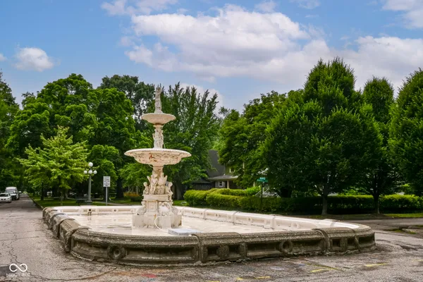 $925 | 590 Woodruff Pl E Drive, Unit 12, Indianapolis, IN 46201