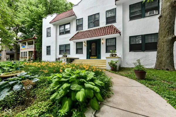 $925 | 590 Woodruff Pl E Drive, Unit 12, Indianapolis, IN 46201