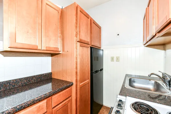 $925 | 590 Woodruff Pl E Drive, Unit 12, Indianapolis, IN 46201