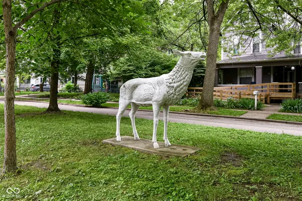 $925 | 590 Woodruff Pl E Drive, Unit 12, Indianapolis, IN 46201