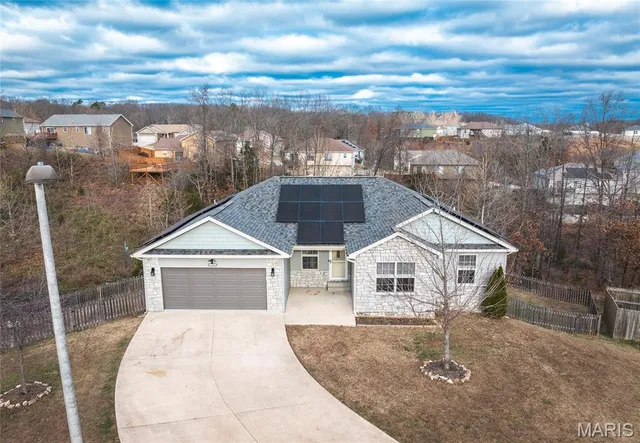 $325,000 | 105 Iron Court, St. Robert, MO 65584