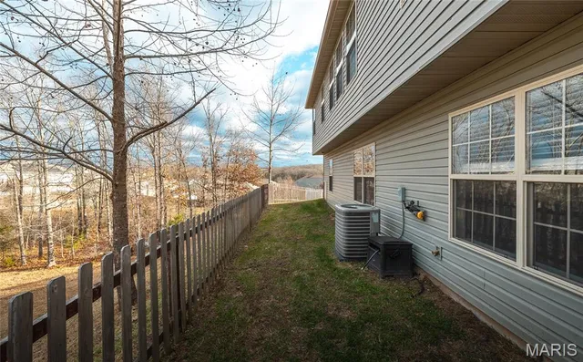 $325,000 | 105 Iron Court, St. Robert, MO 65584