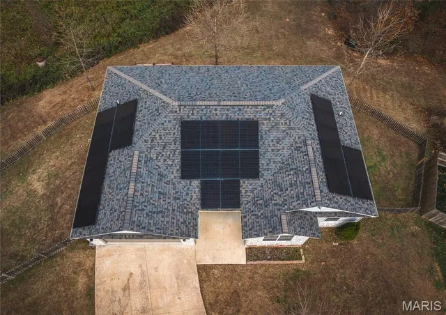 $325,000 | 105 Iron Court, St. Robert, MO 65584