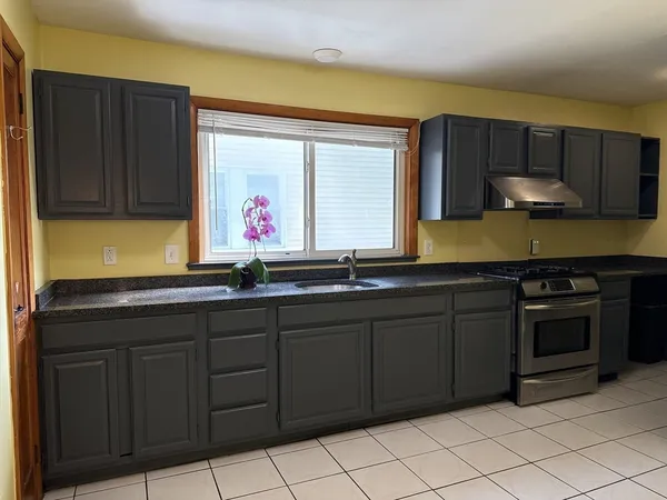 $3,200 | 156 Jaques Street, Unit 2, Somerville, MA 02145