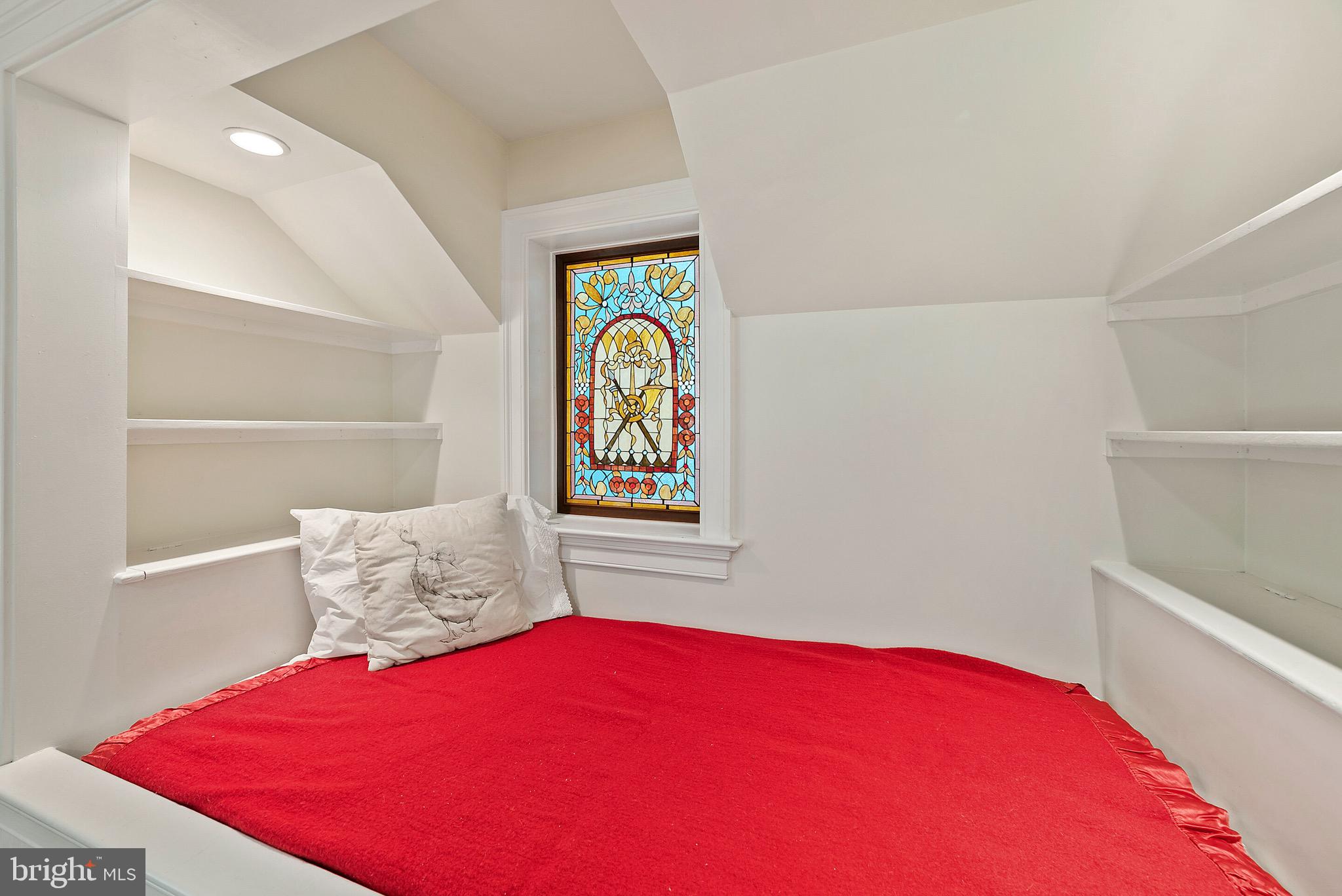 5588 Free State Road Marshall, VA 20115 - Photo 43 of 88 sleeping/reading nook in bedroom #3