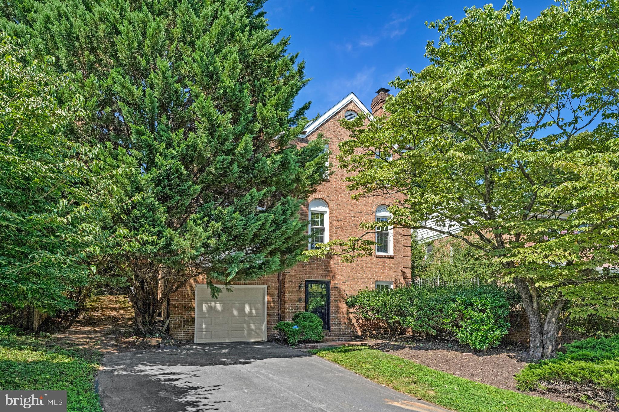 1138 Randolph Road McLean, VA 22101 - Photo 1 of 70 Gallery Image 1