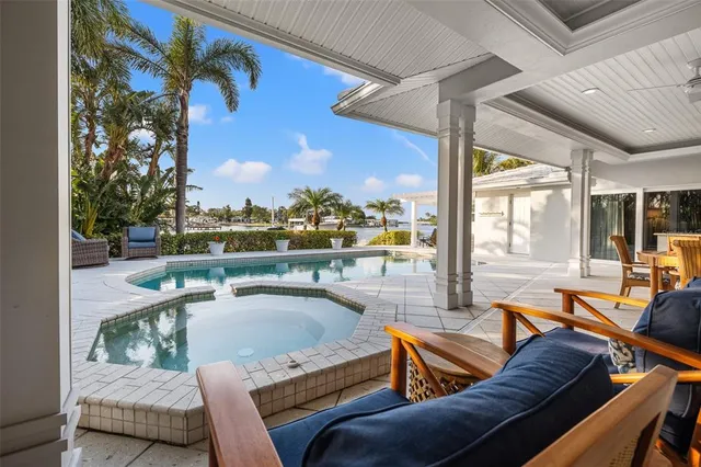 $2,995,000 | 935 Eden Isle Drive Northeast, St. Petersburg, FL 33704