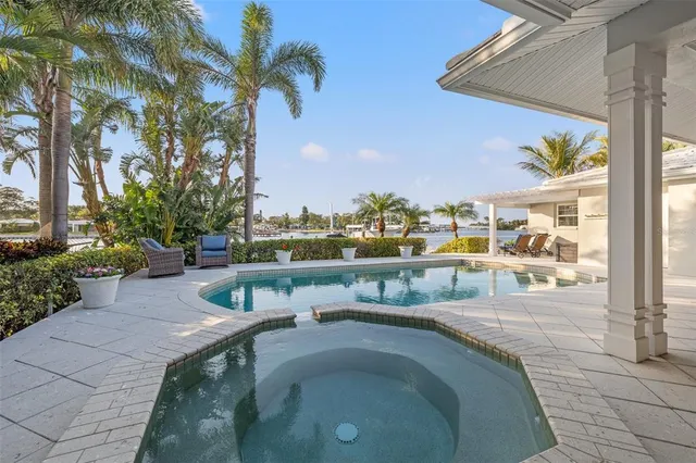 $2,995,000 | 935 Eden Isle Drive Northeast, St. Petersburg, FL 33704