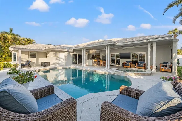 $2,995,000 | 935 Eden Isle Drive Northeast, St. Petersburg, FL 33704