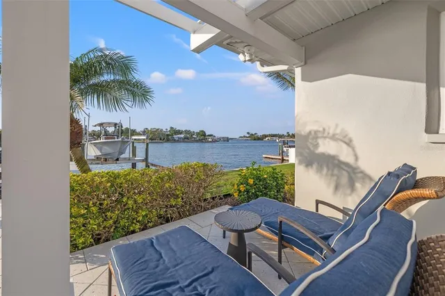 $2,995,000 | 935 Eden Isle Drive Northeast, St. Petersburg, FL 33704