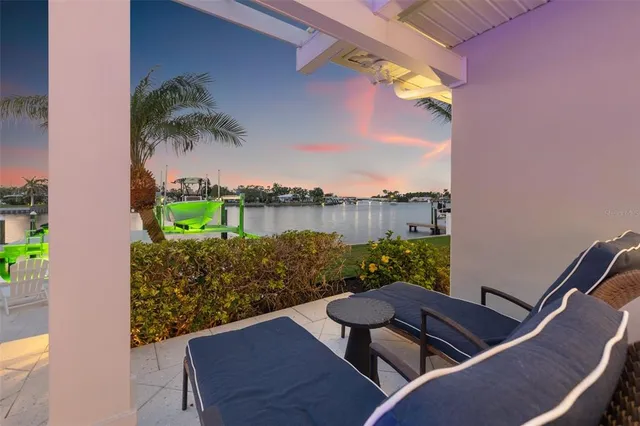 $2,995,000 | 935 Eden Isle Drive Northeast, St. Petersburg, FL 33704