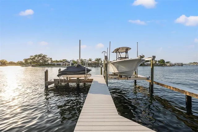 $2,995,000 | 935 Eden Isle Drive Northeast, St. Petersburg, FL 33704