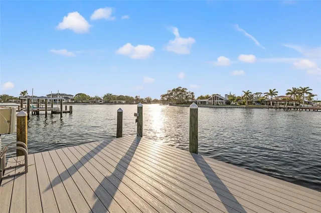 $2,995,000 | 935 Eden Isle Drive Northeast, St. Petersburg, FL 33704