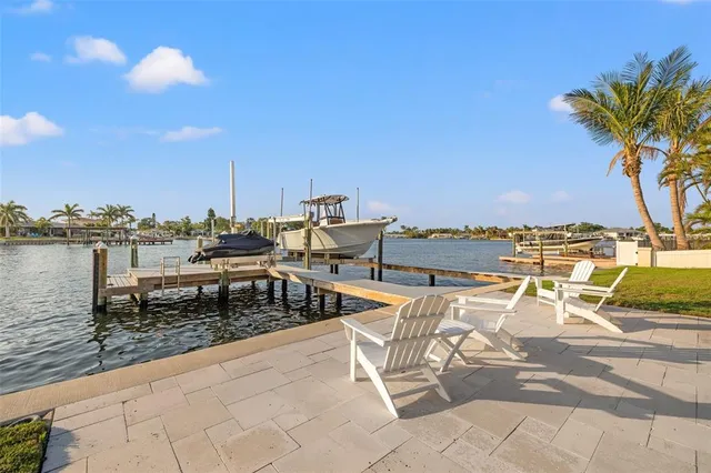 $2,995,000 | 935 Eden Isle Drive Northeast, St. Petersburg, FL 33704