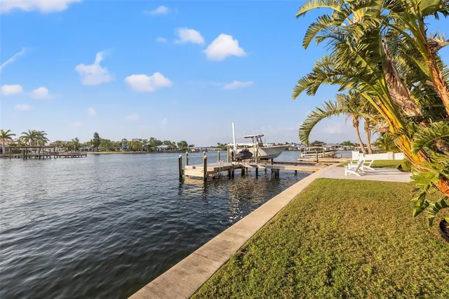 $2,995,000 | 935 Eden Isle Drive Northeast, St. Petersburg, FL 33704