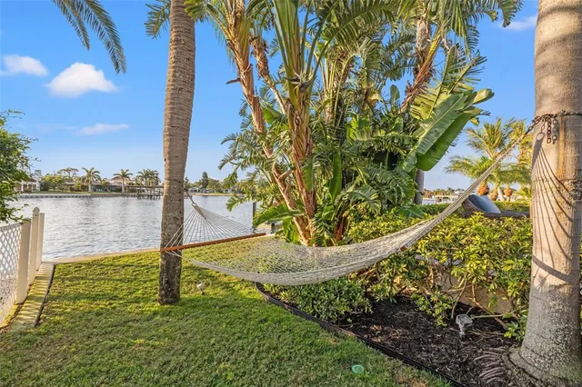 $2,995,000 | 935 Eden Isle Drive Northeast, St. Petersburg, FL 33704