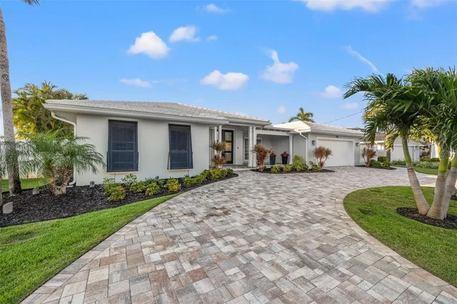 $2,995,000 | 935 Eden Isle Drive Northeast, St. Petersburg, FL 33704