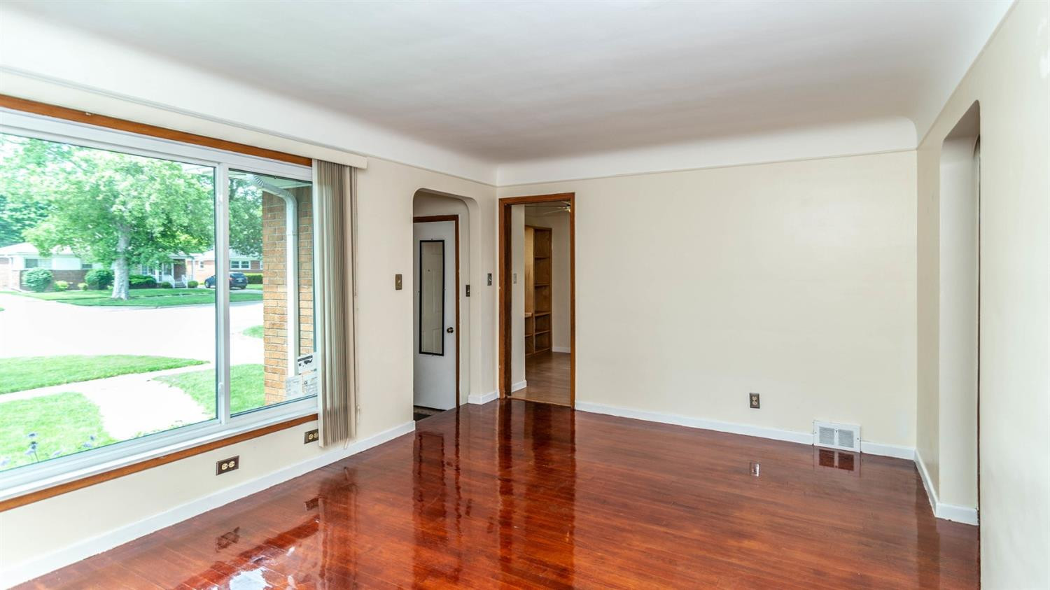 8939 Allen Road Allen Park, MI 48101 - Photo 5 of 28 Photo 5