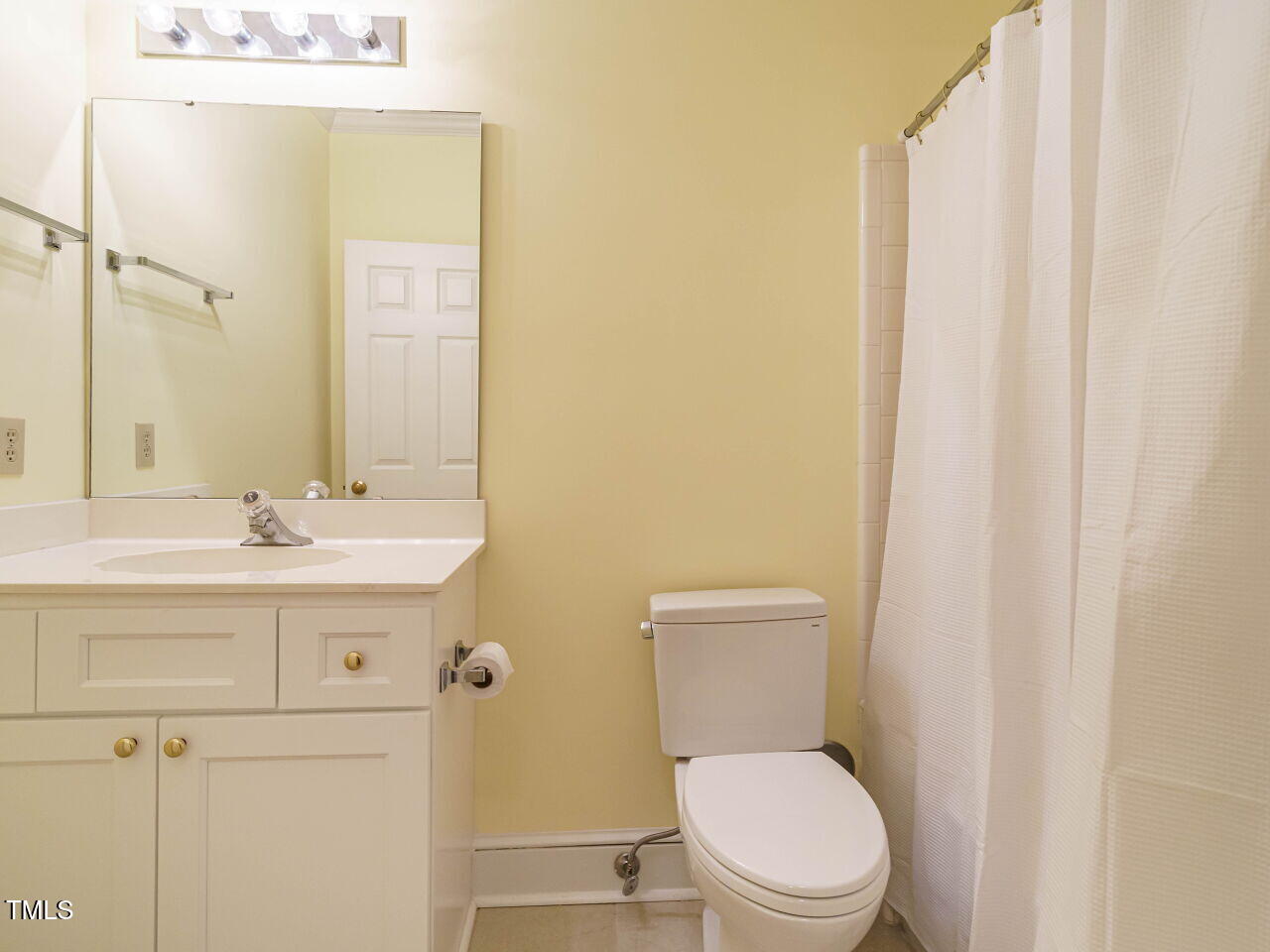 3339 Ridgecrest Court Raleigh, NC 27607 - Photo 42 of 45 036-1280x960-bathroom