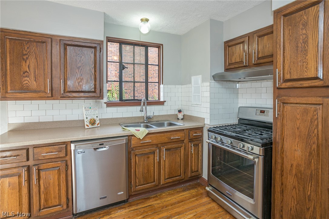 3542 Edison Road Cleveland, OH 44121 - Photo 10 of 34