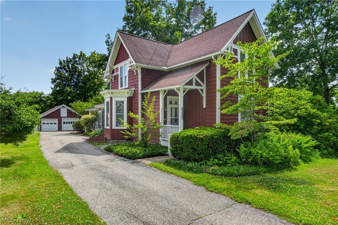 13721 Spring Street Burton, OH 44021 - Photo 1 of 47