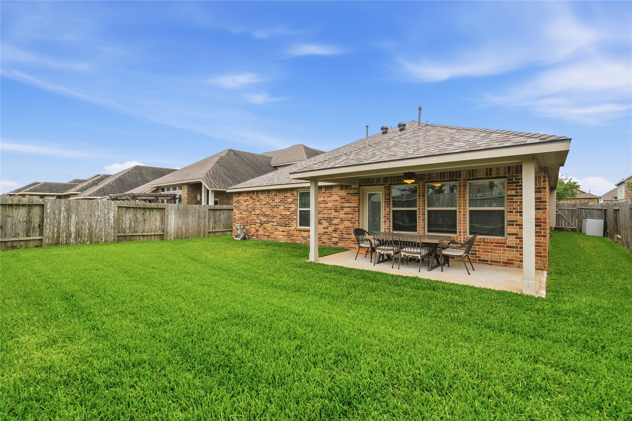 4715 Harbor Sham Street Rosharon, TX 77583 - Photo 4 of 35