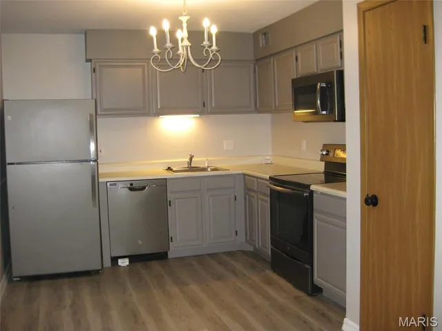 $1,450 | 7507 Triwoods Drive, Unit D, Shrewsbury, MO 63119