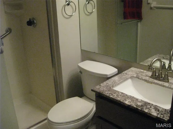 $1,350 | 7507 Triwoods Drive, Unit D, Shrewsbury, MO 63119